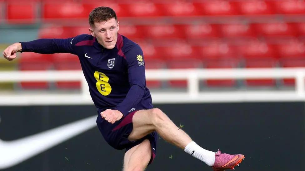 记者：森林中场安德森预计在对阵安道尔中首发迎来英格兰首秀